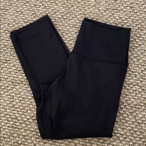 Lululemon wunder under 21”. Size 6.